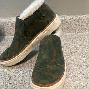 Camouflage Suede Fur-Lined Sneakers